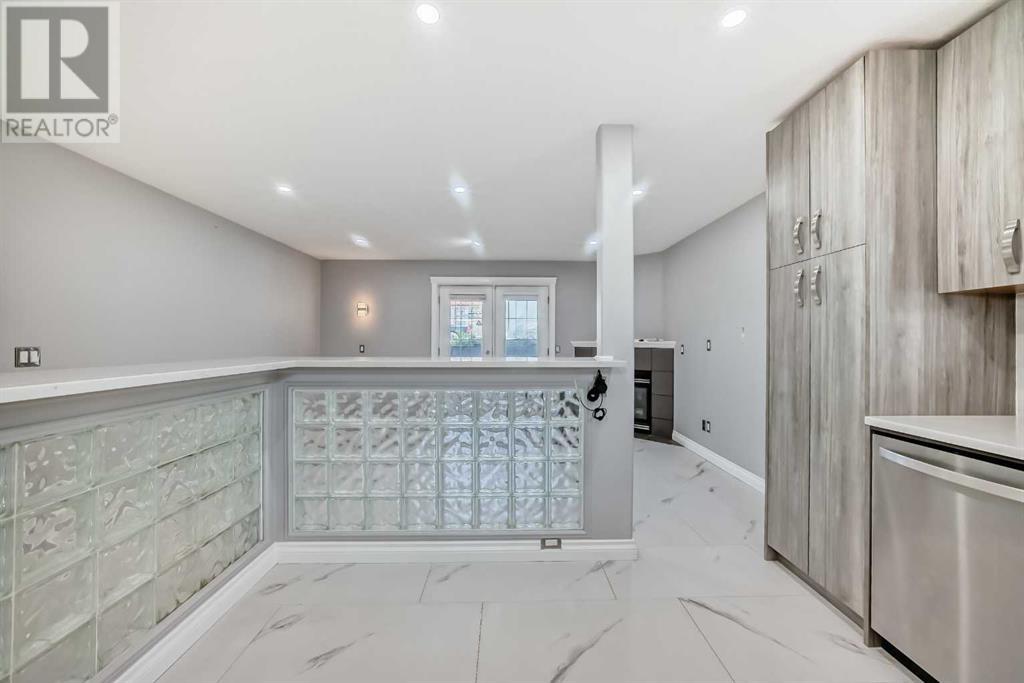 Single Family House for Sale in    Avenue NE Tuxedo Park Calgary 
