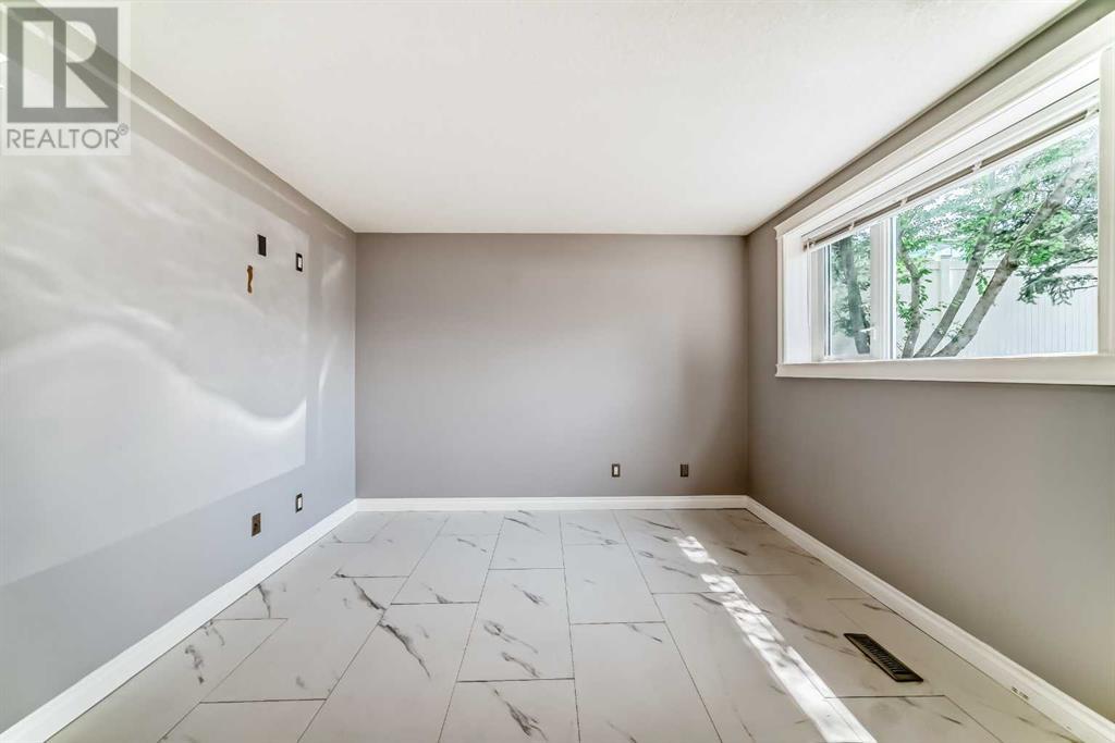 Single Family House for Sale in    Avenue NE Tuxedo Park Calgary 