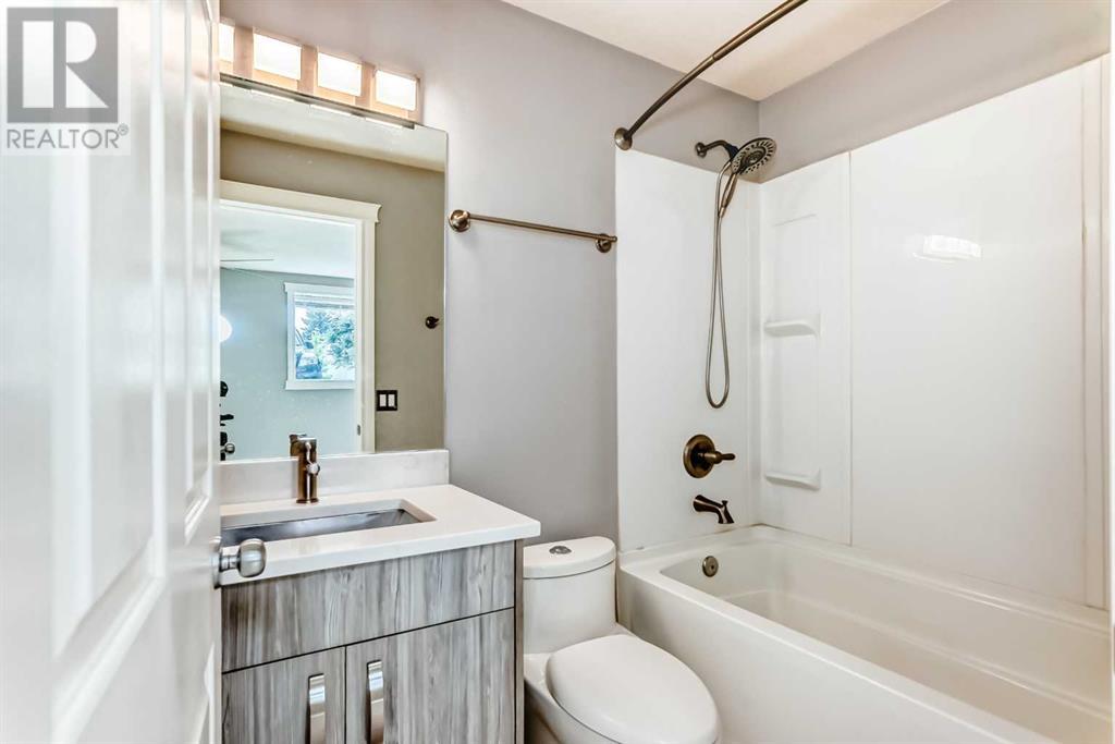 Single Family House for Sale in    Avenue NE Tuxedo Park Calgary 