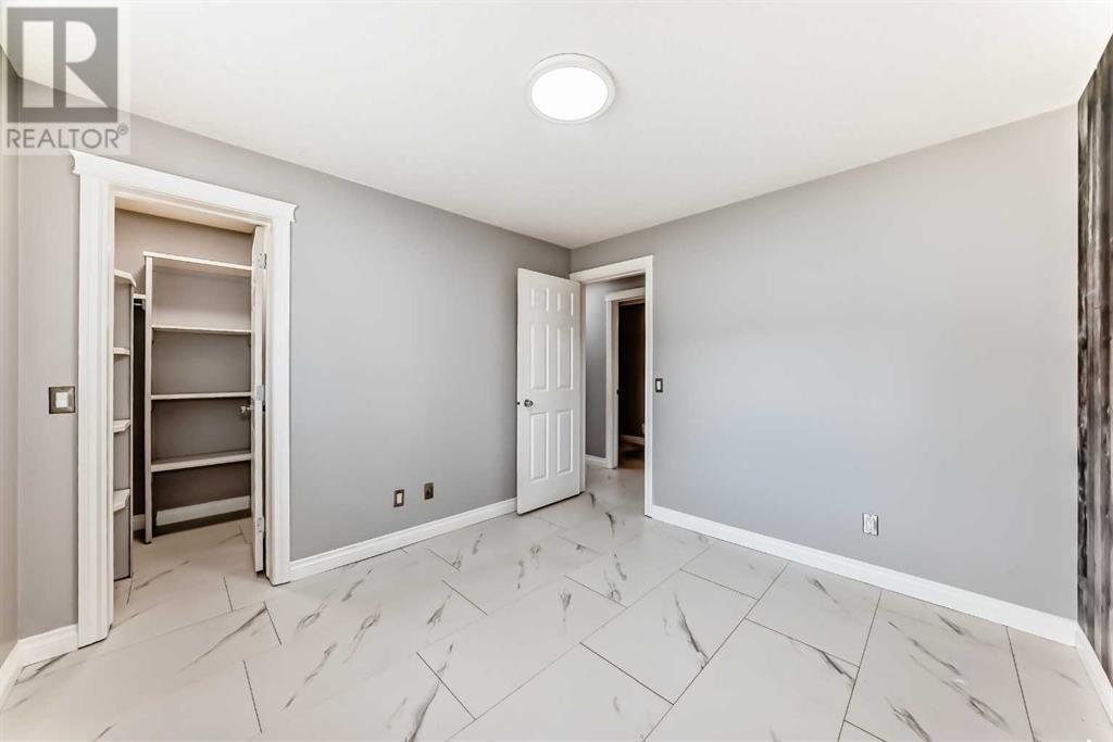 Single Family House for Sale in    Avenue NE Tuxedo Park Calgary 