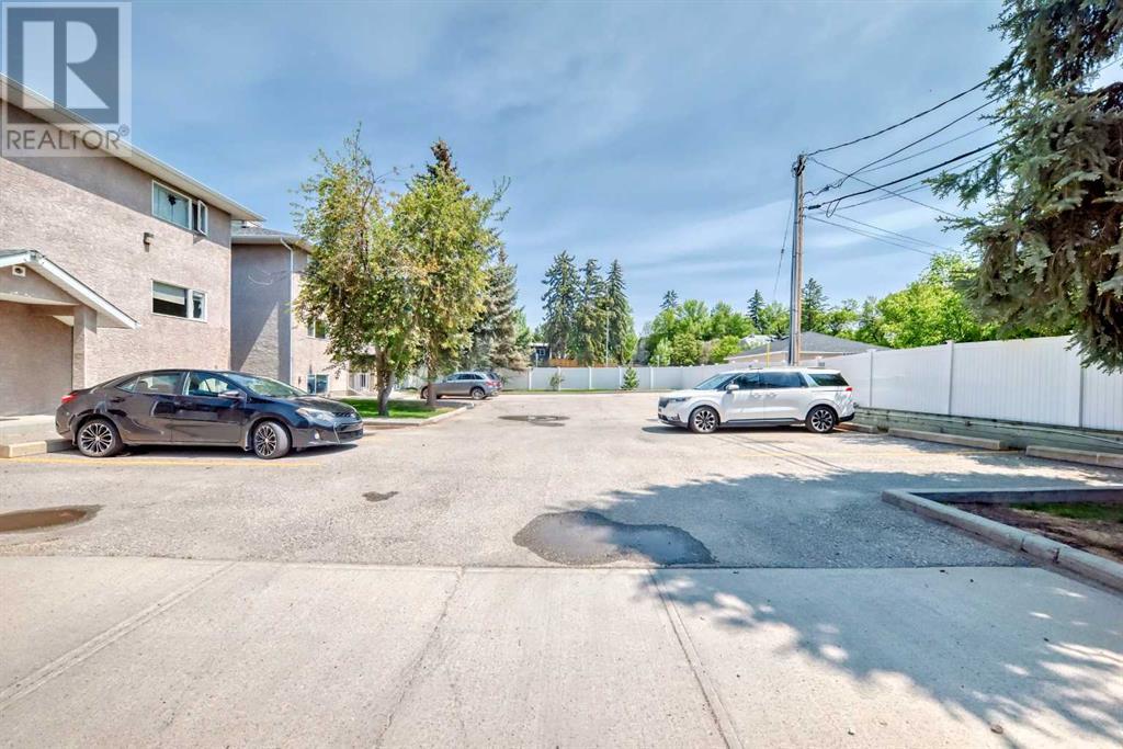 Single Family House for Sale in    Avenue NE Tuxedo Park Calgary 