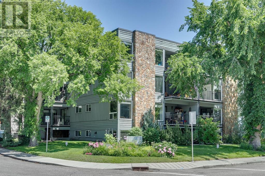 Single Family House for Sale in   Parkdale Boulevard NW Parkdale Calgary 