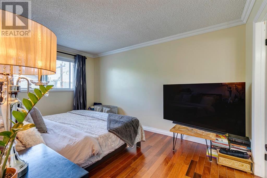 Single Family House for Sale in   Parkdale Boulevard NW Parkdale Calgary 