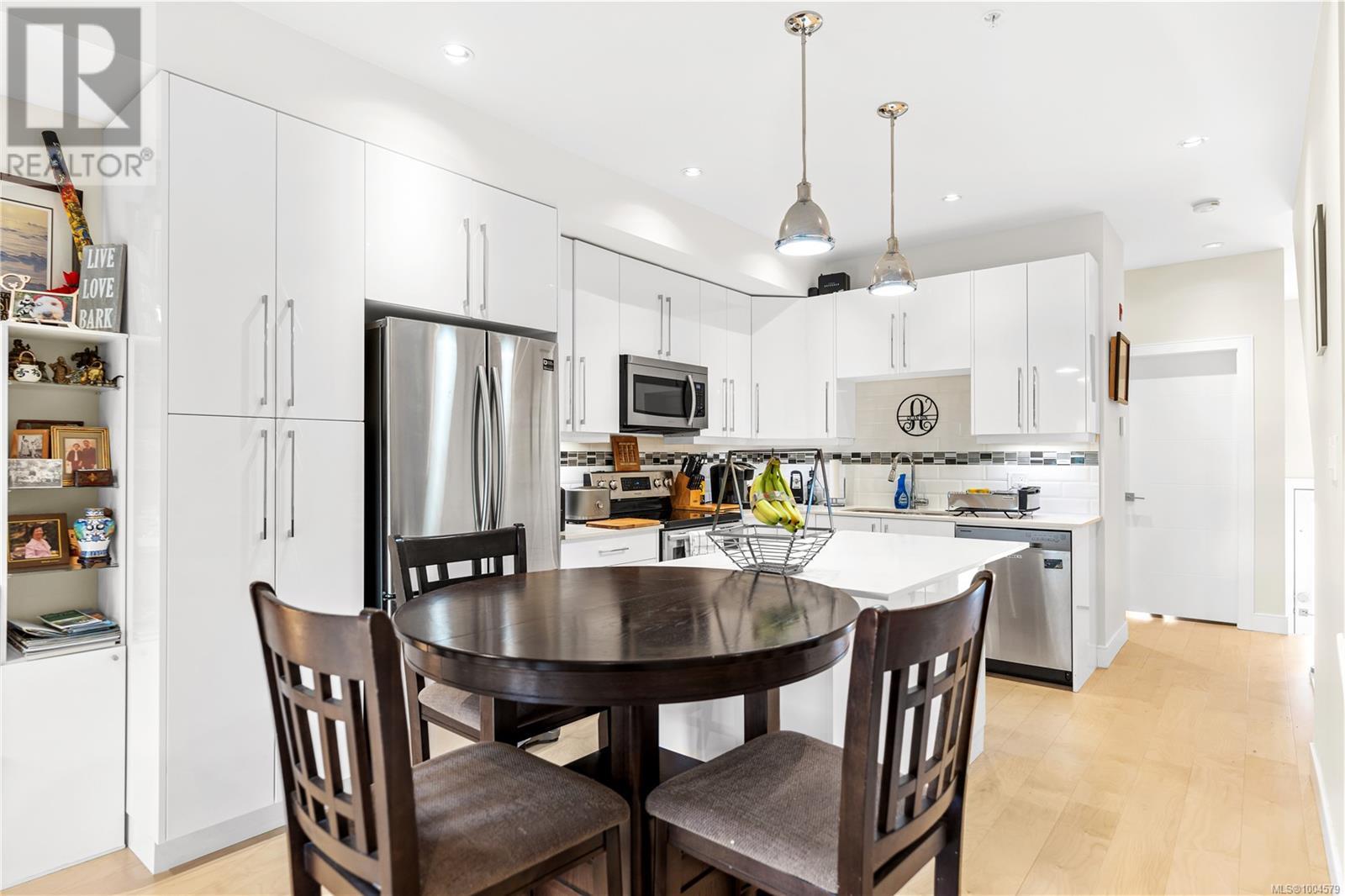 Photo 20 of 153 300 Phelps Ave, Langford BC