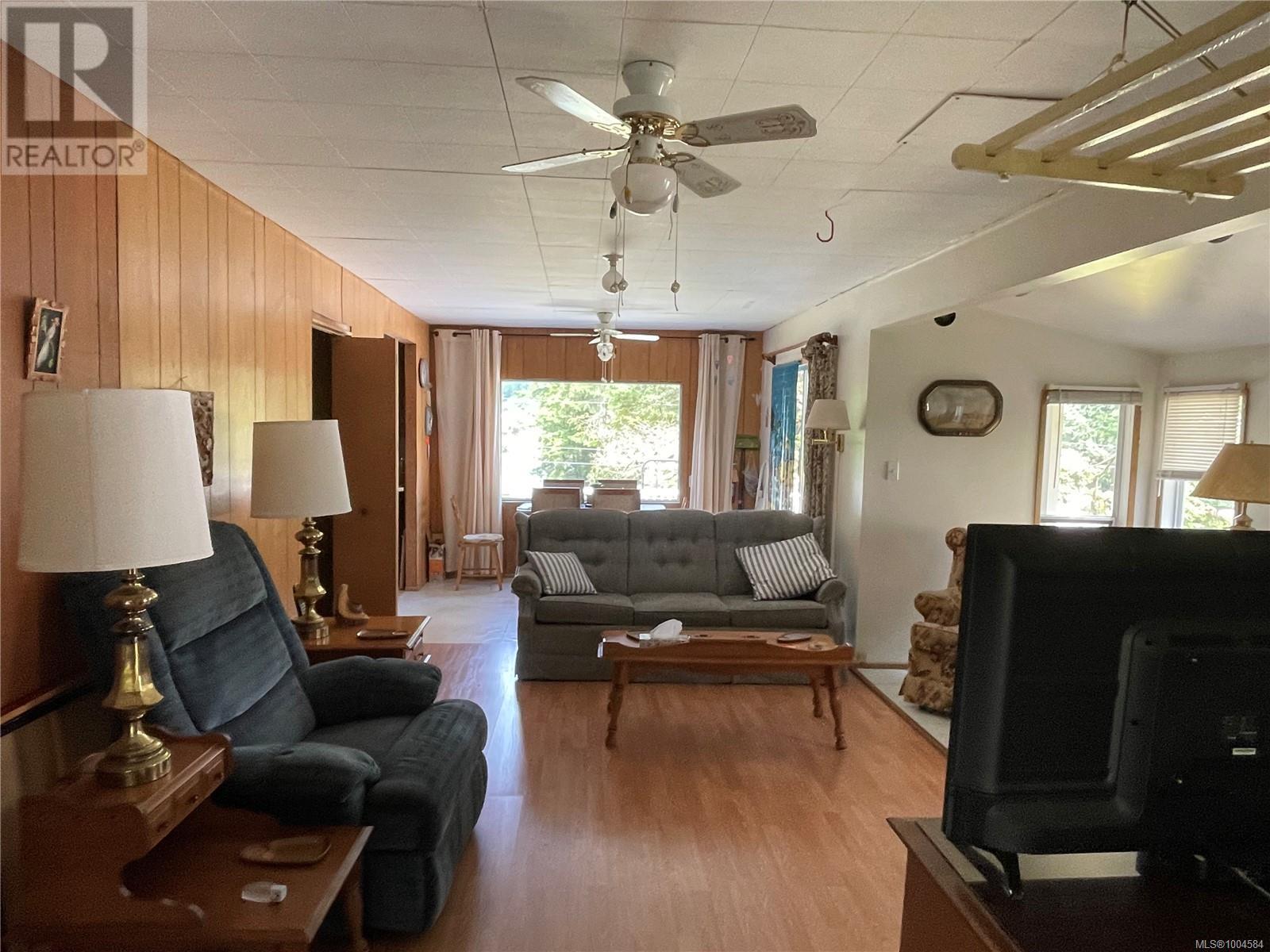 865 Driftwood Dr, Mudge Island