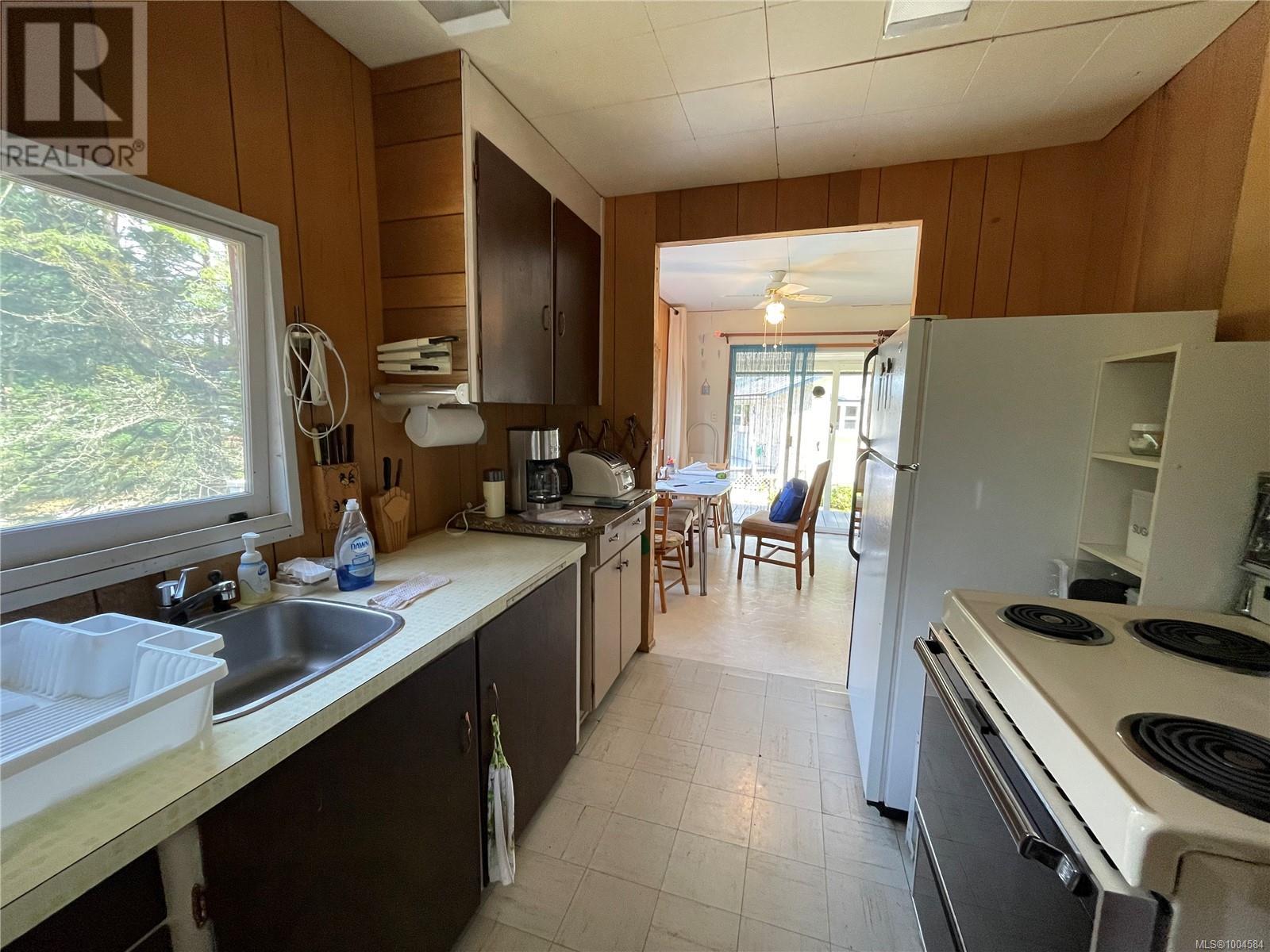 865 Driftwood Dr, Mudge Island
