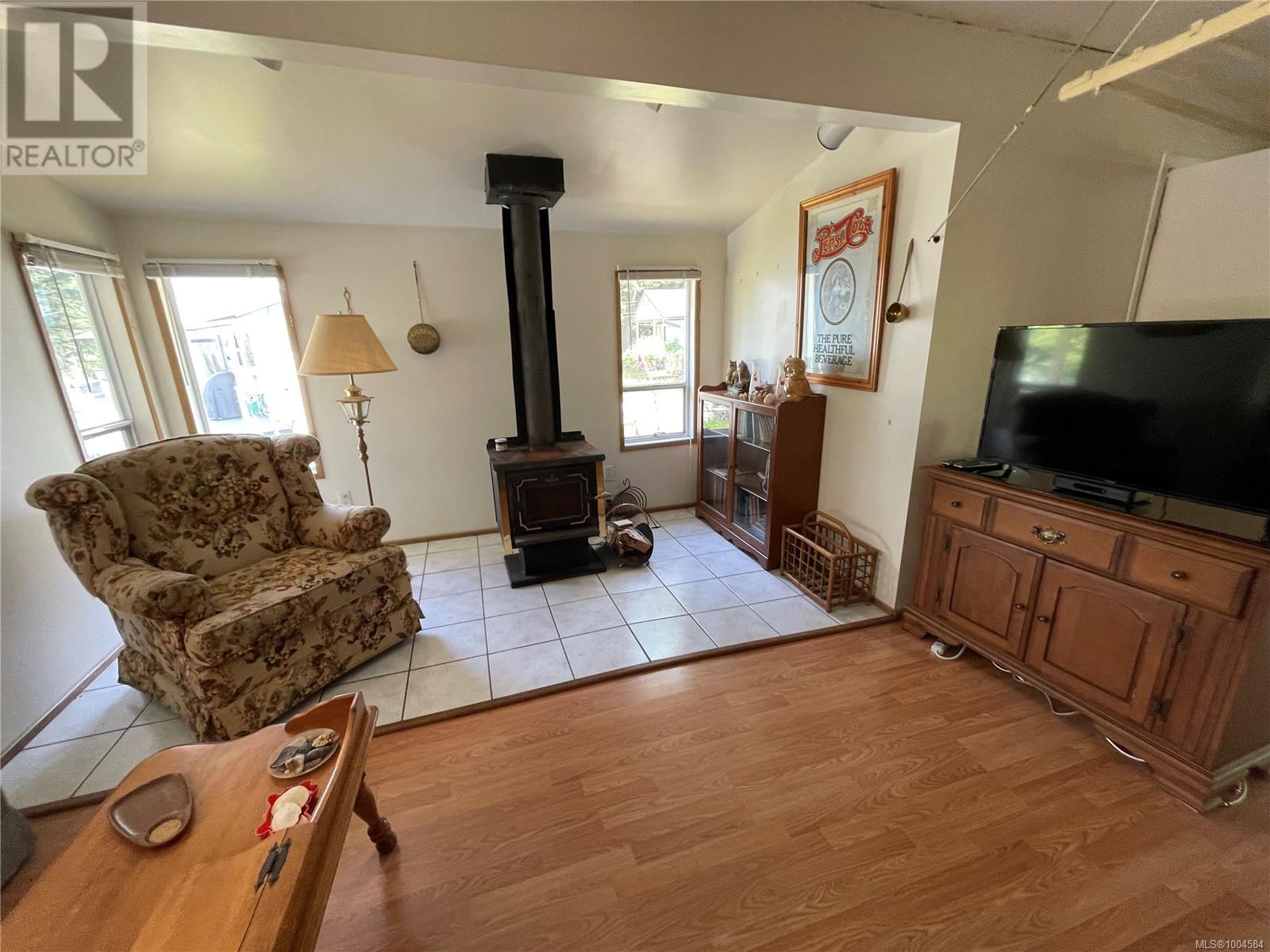 865 Driftwood Dr, Mudge Island