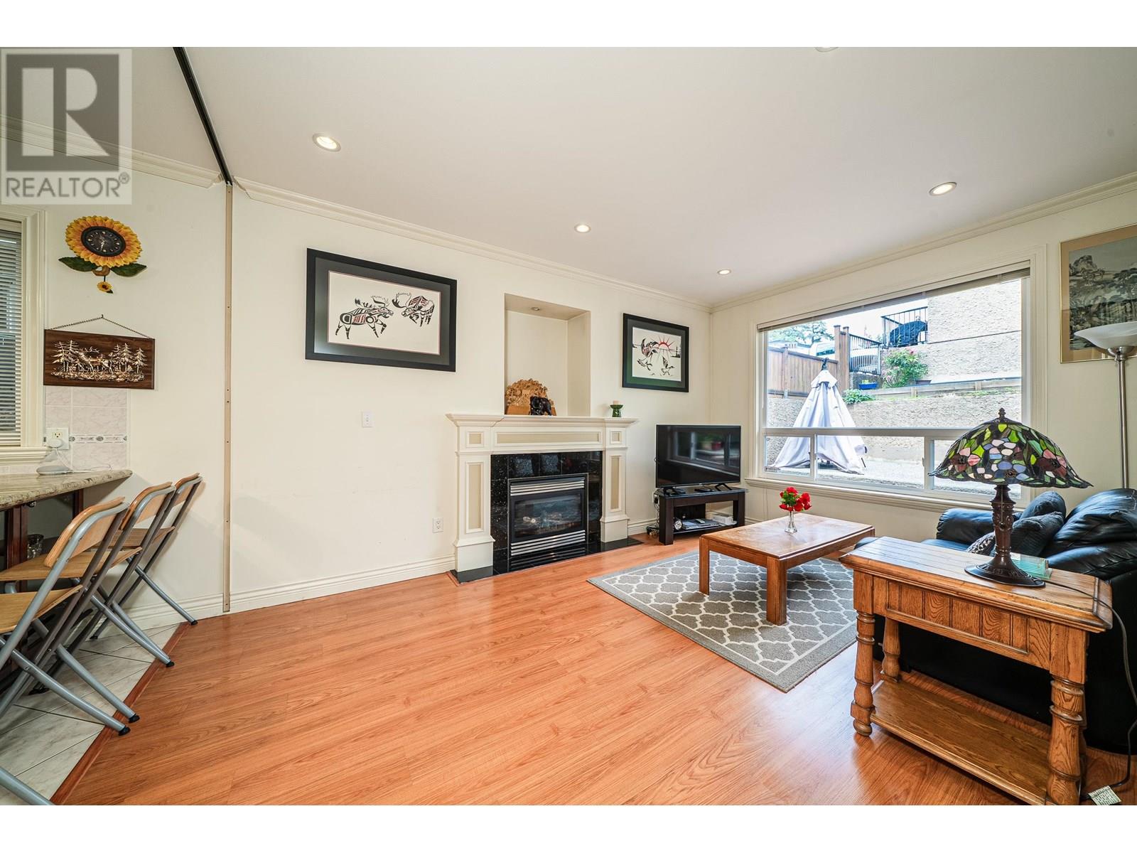 Photo 20 of 8015 11 Th Avenue, Burnaby BC