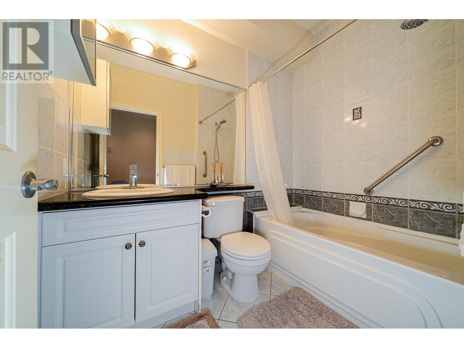 Photo 26 of 8015 11 Th Avenue, Burnaby BC