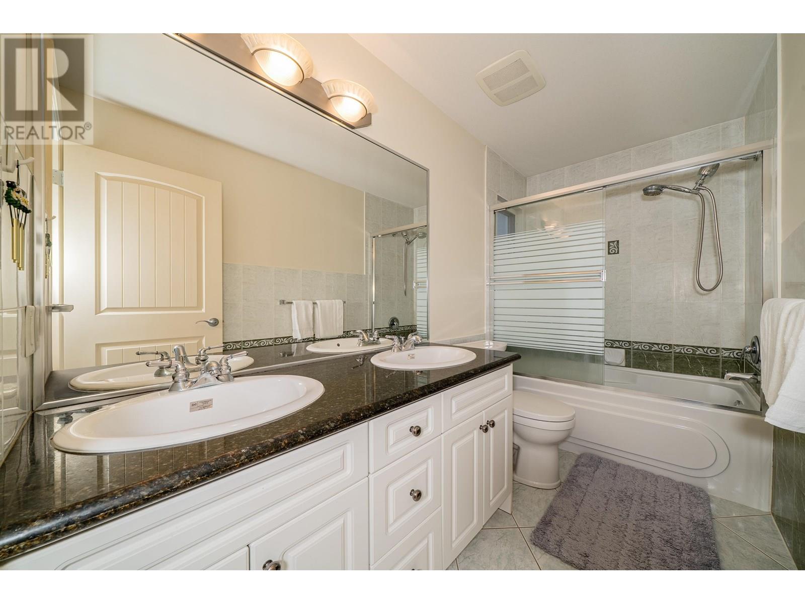 Photo 29 of 8015 11 Th Avenue, Burnaby BC