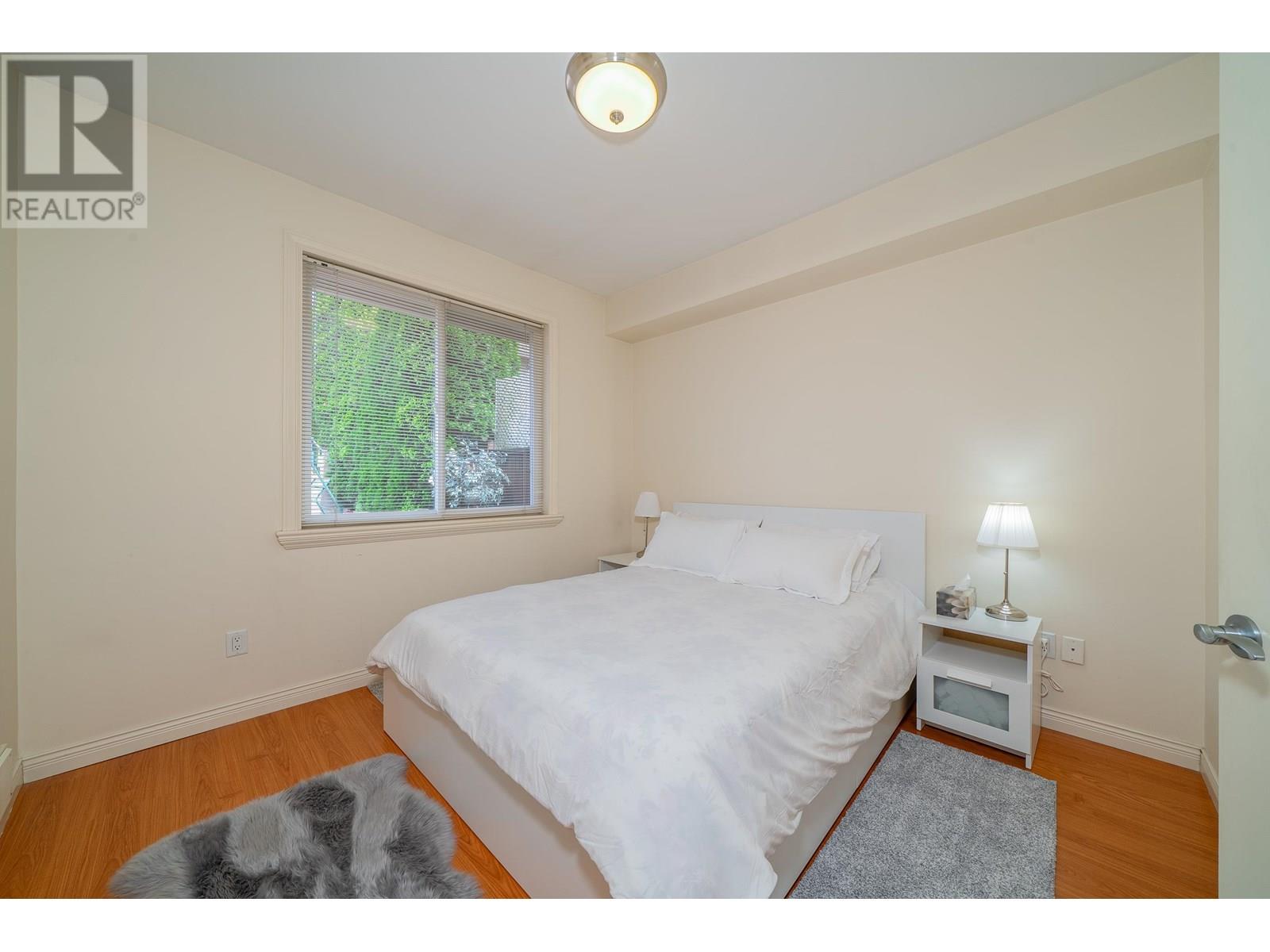 Photo 24 of 8015 11 Th Avenue, Burnaby BC