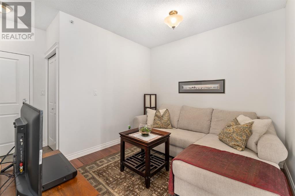 Single Family House for Sale in    Street NE Renfrew Calgary 