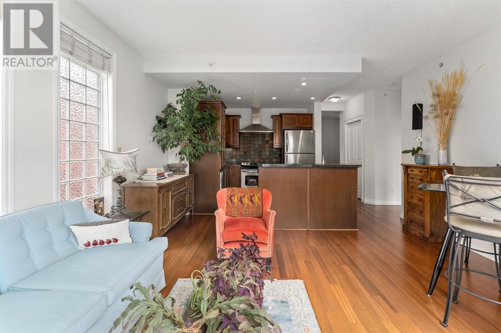 Single Family House for Sale in    Street NE Renfrew Calgary 