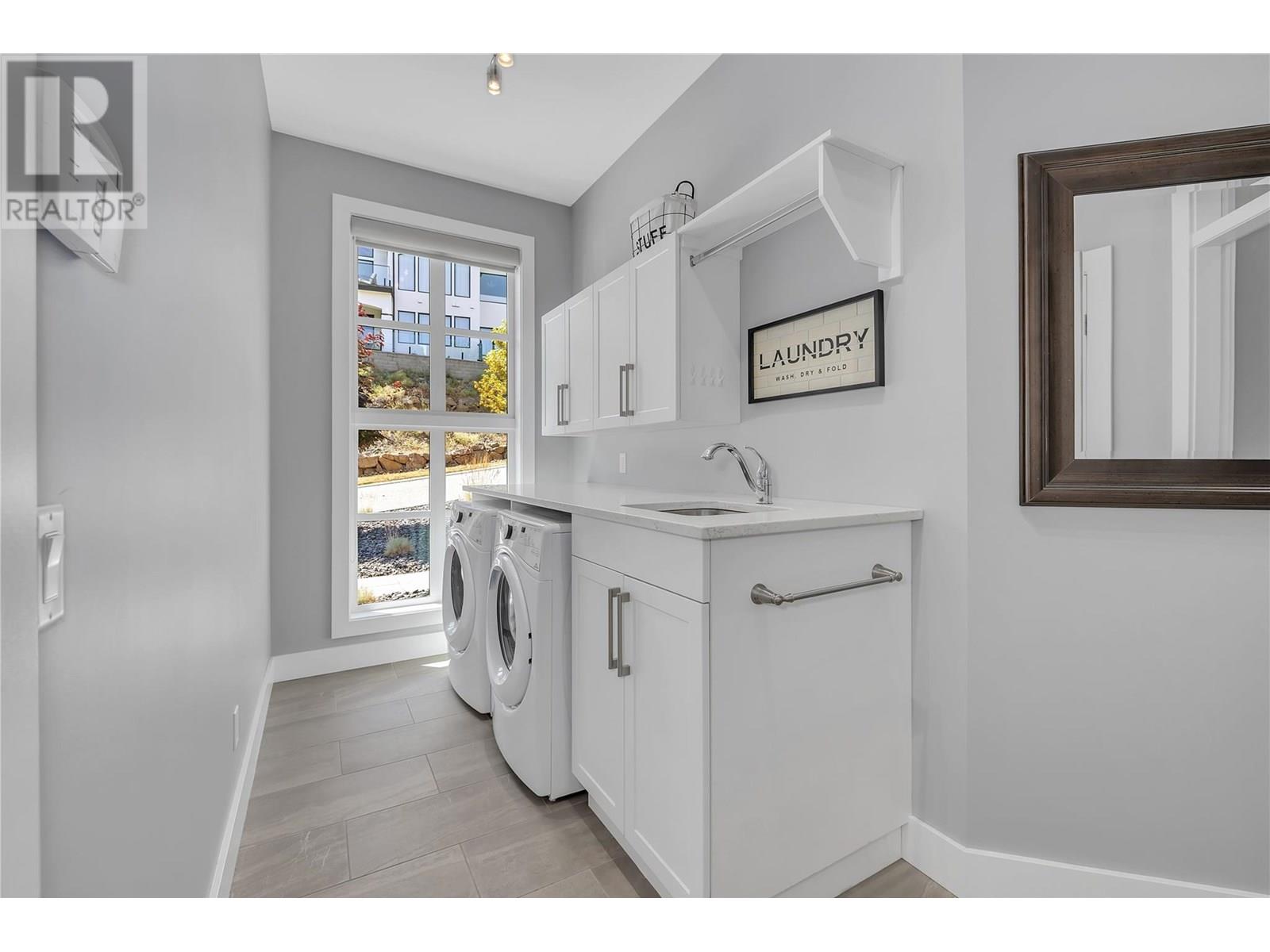 1823 Diamond View Drive, West Kelowna