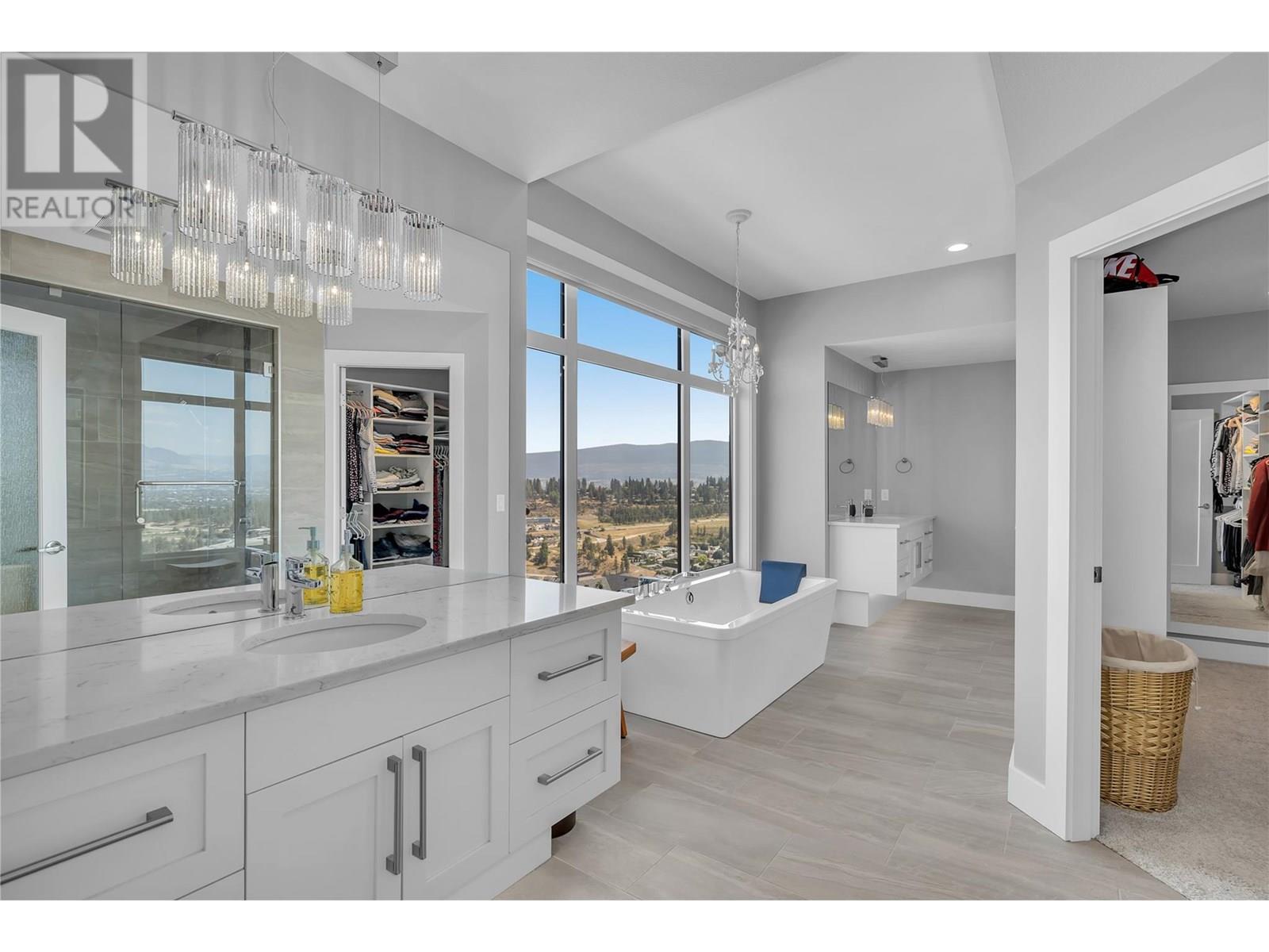 1823 Diamond View Drive, West Kelowna