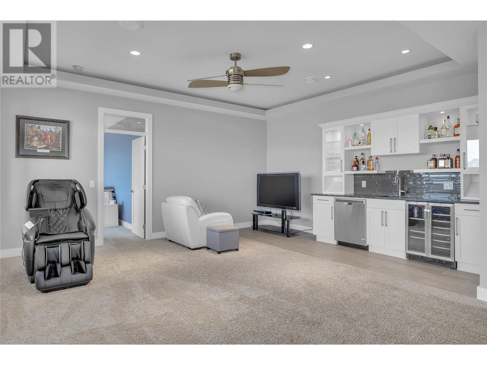 1823 Diamond View Drive, West Kelowna