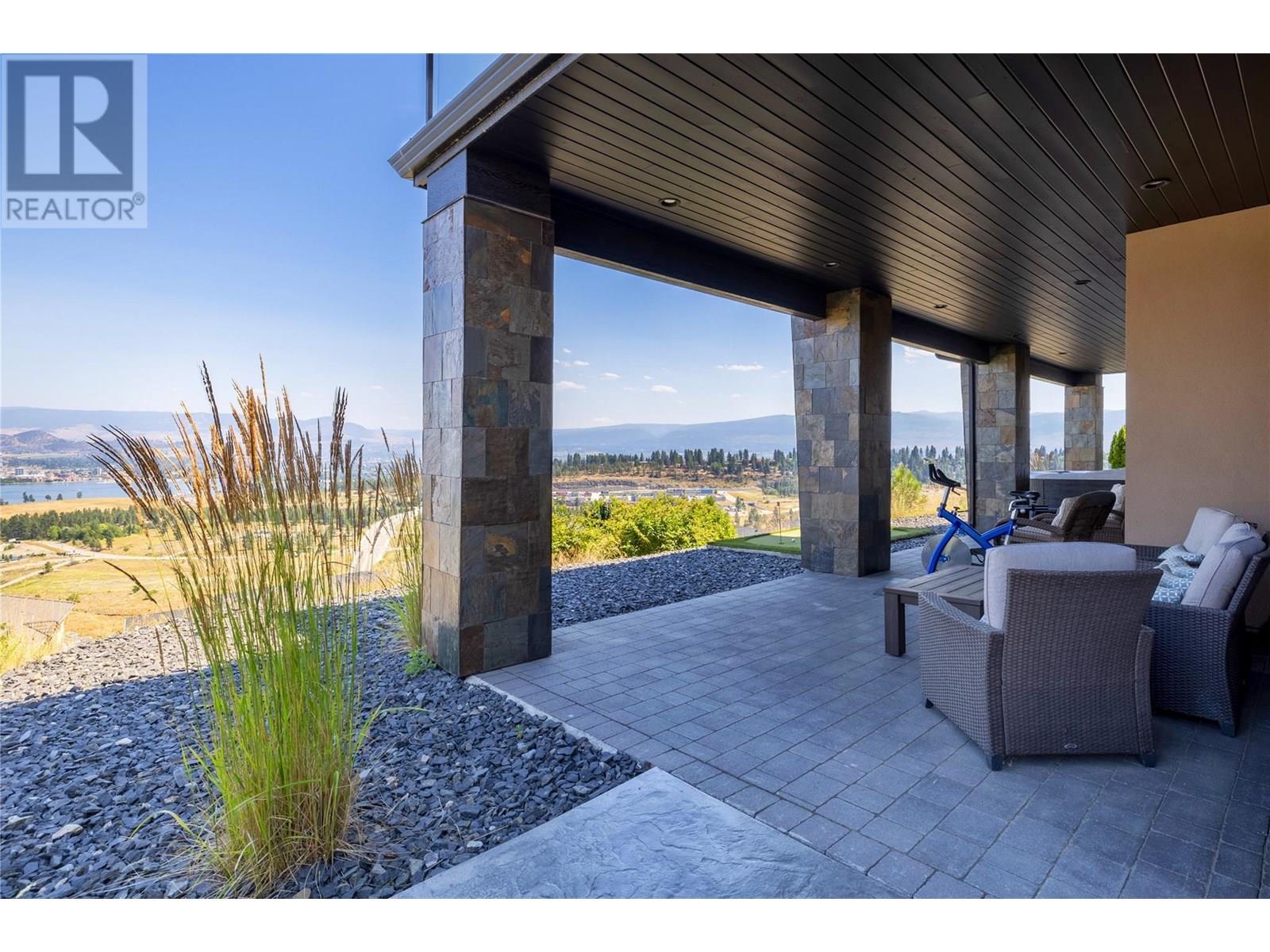 1823 Diamond View Drive, West Kelowna