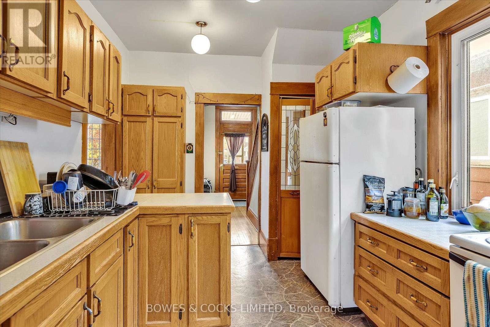 Photo 8 of 633 Downie Street, Peterborough Central ON