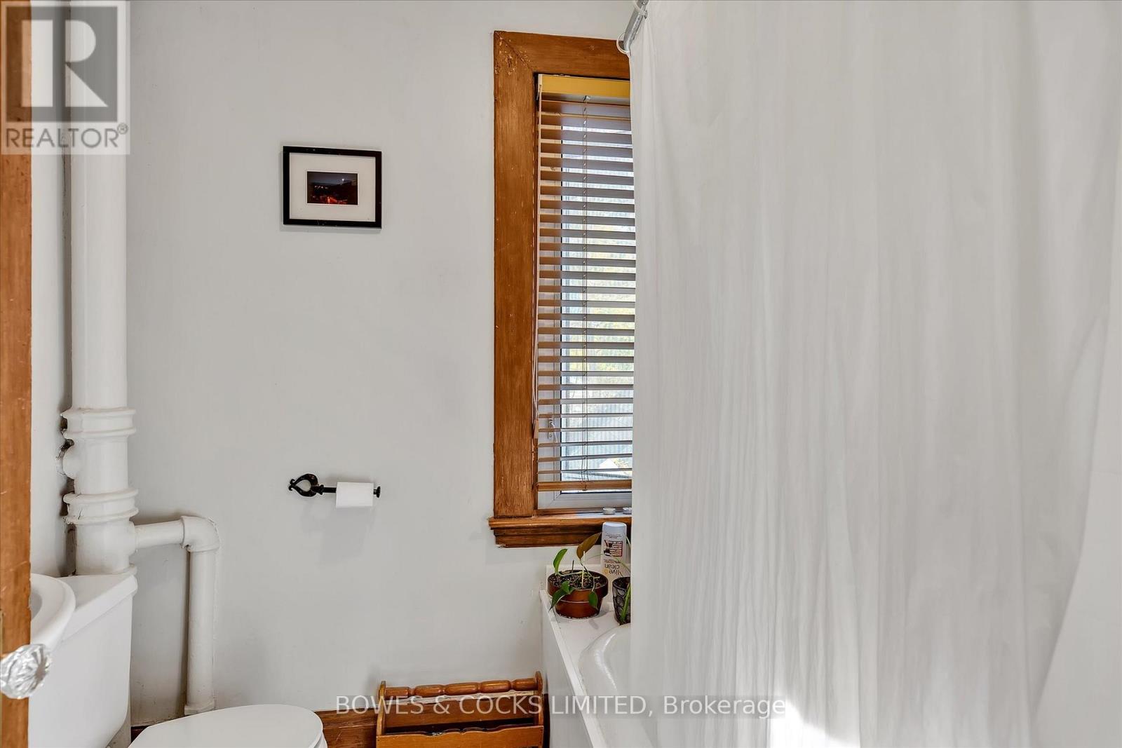Photo 10 of 633 Downie Street, Peterborough Central ON
