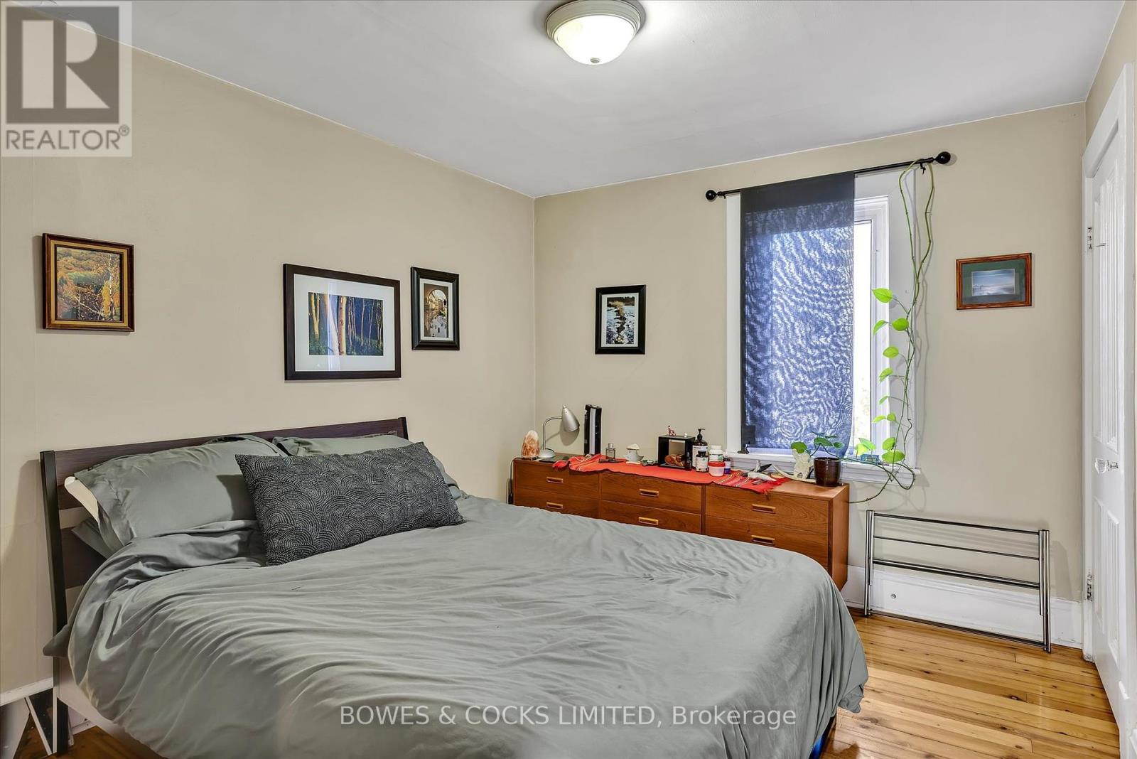 Photo 2 of 633 Downie Street, Peterborough Central ON