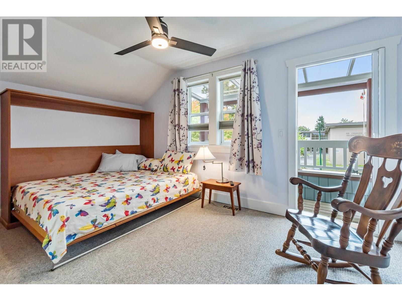 Photo 13 of 419 E 23rd Avenue, Vancouver BC