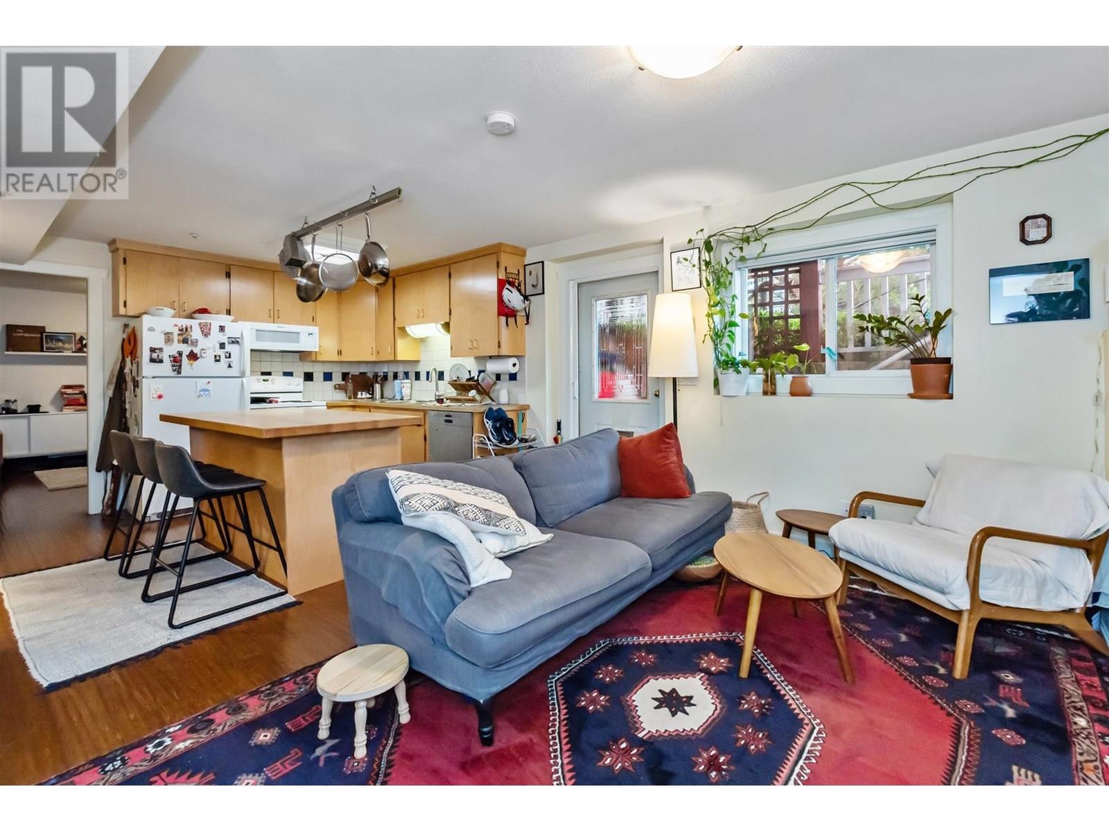 Photo 17 of 419 E 23rd Avenue, Vancouver BC