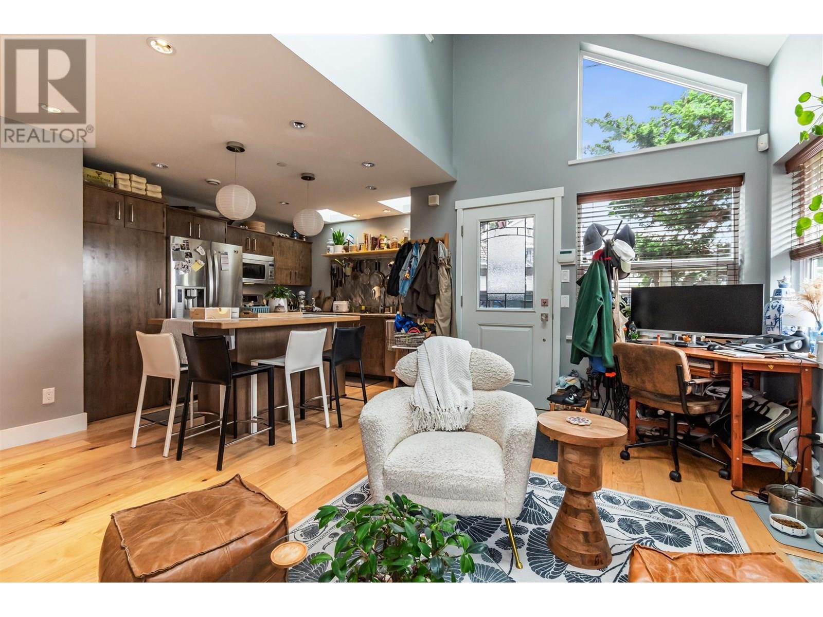 Photo 24 of 419 E 23rd Avenue, Vancouver BC