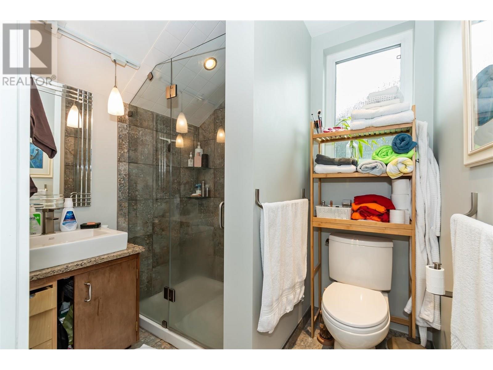 Photo 27 of 419 E 23rd Avenue, Vancouver BC