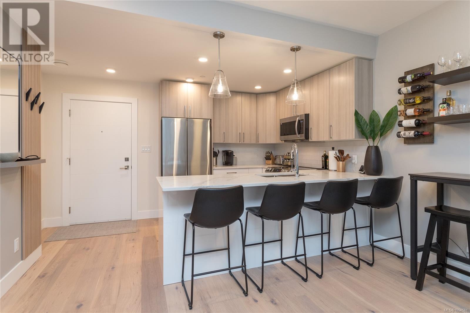 Photo 13 of 402 7098 Wallace Dr, Central Saanich BC