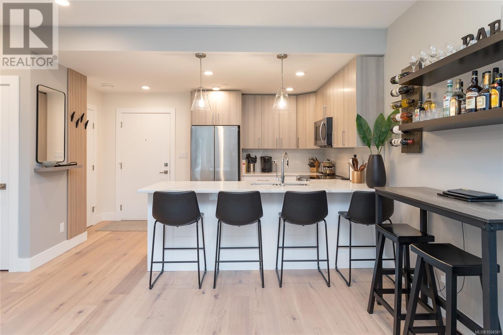 Photo 14 of 402 7098 Wallace Dr, Central Saanich BC
