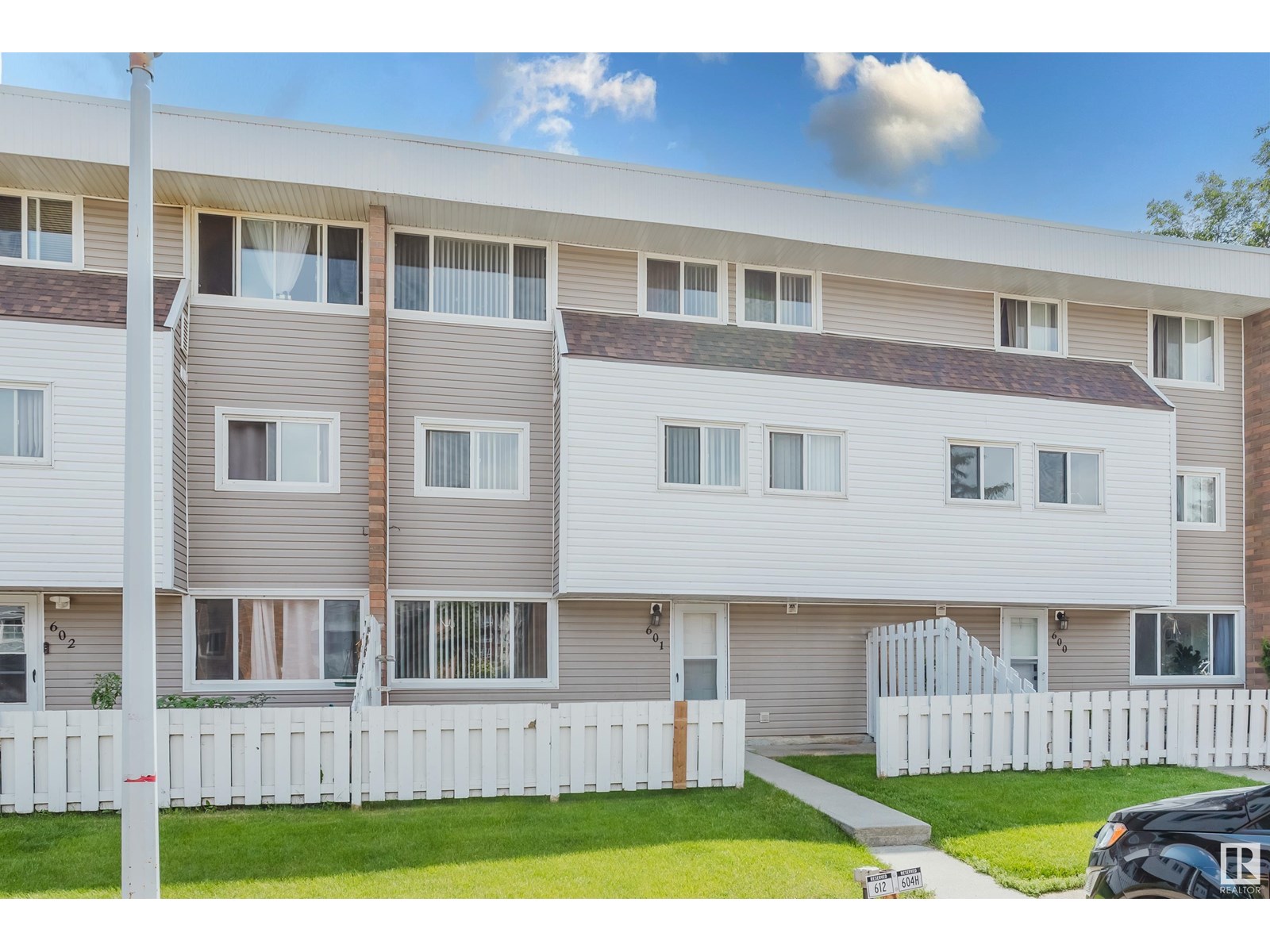 Photo 2 of 601 2908 116 A Av Nw, Edmonton AB