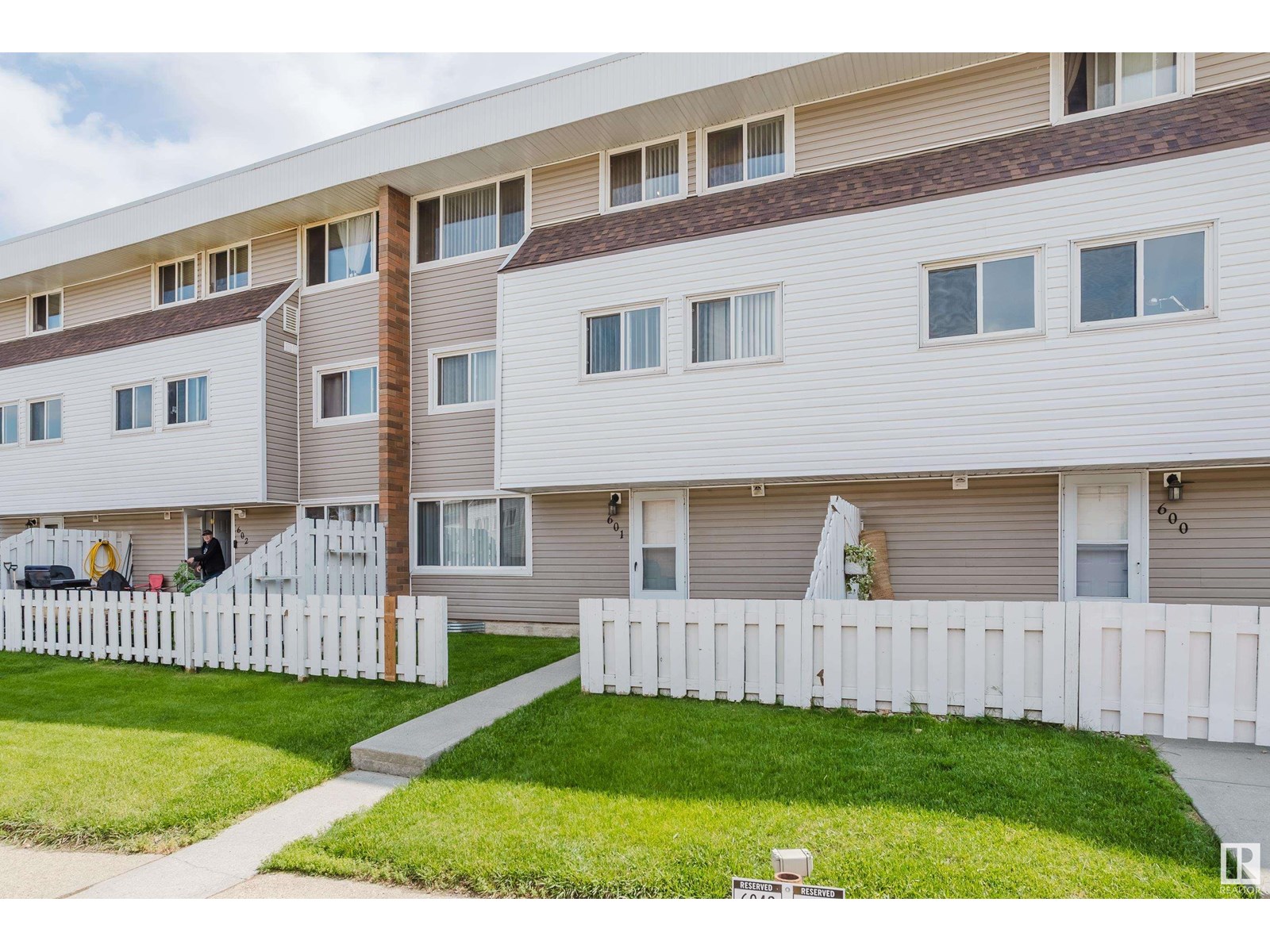 Photo 3 of 601 2908 116 A Av Nw, Edmonton AB