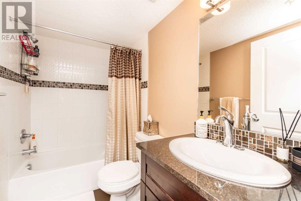 Single Family House for Sale in   saddlestone Way NE Saddle Ridge Calgary 