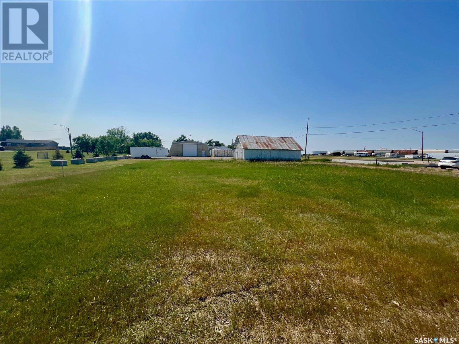 Photo 2 of 209 Coteau Street, Belle Plaine SK