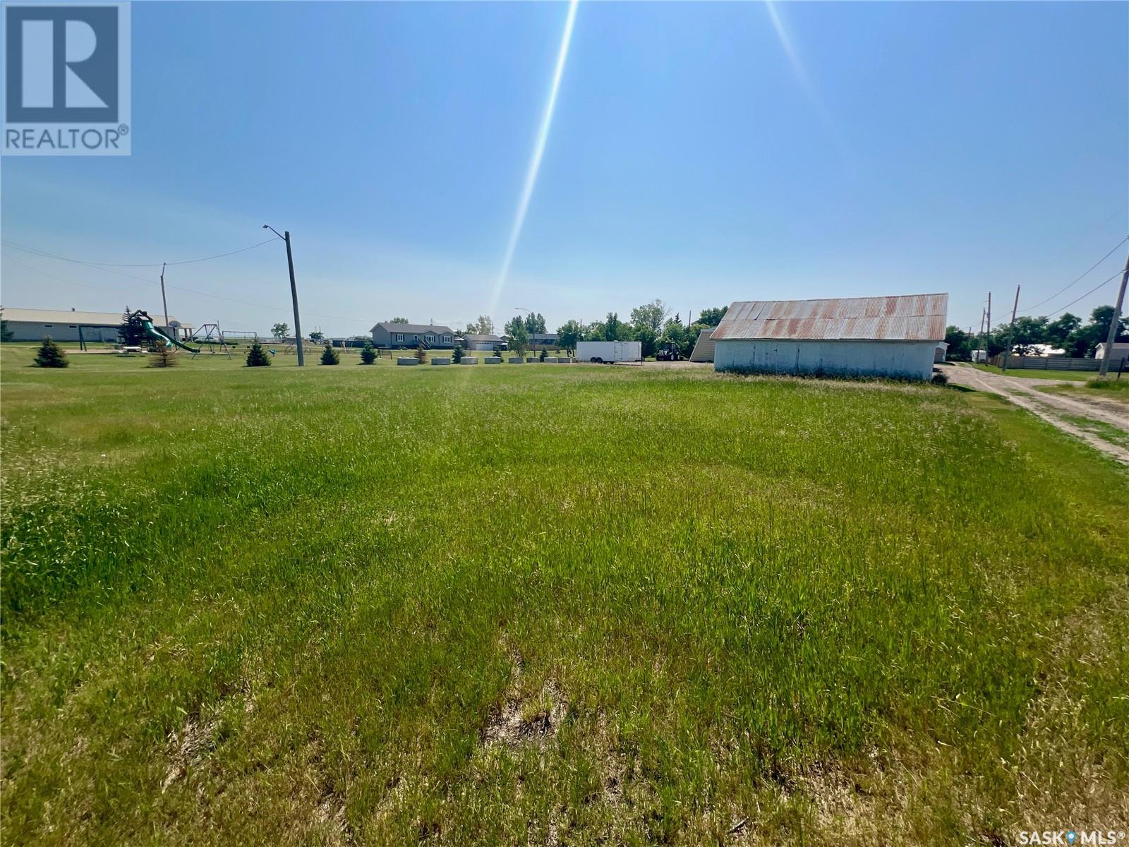 Photo 3 of 209 Coteau Street, Belle Plaine SK