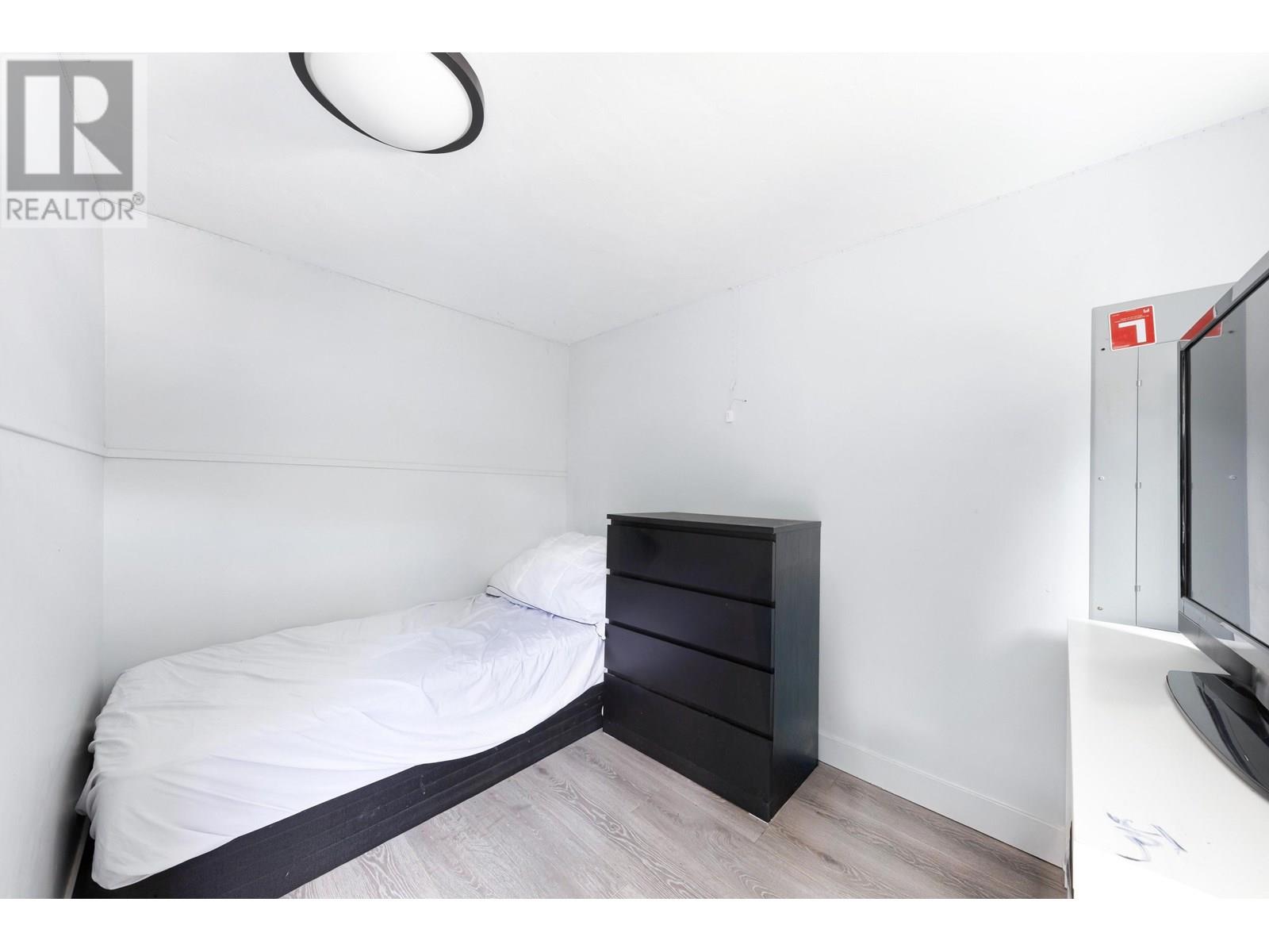 7724 GOODLAD STREET, Burnaby
