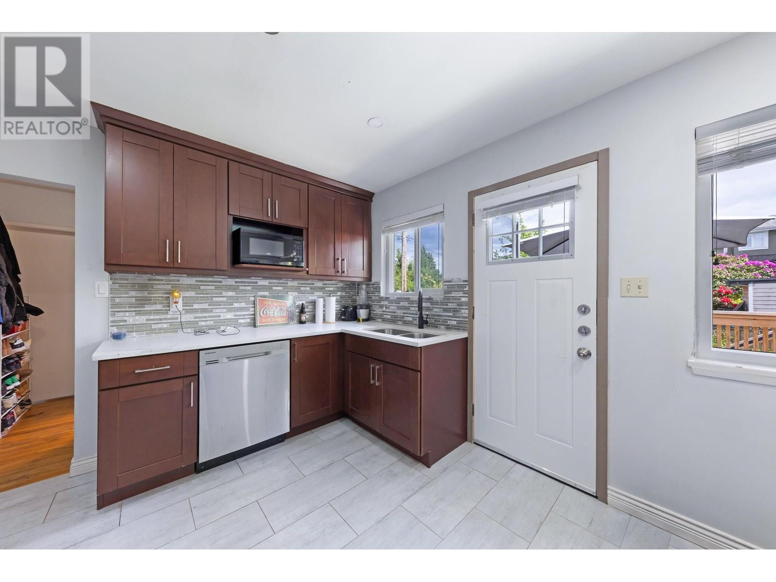 7724 GOODLAD STREET, Burnaby