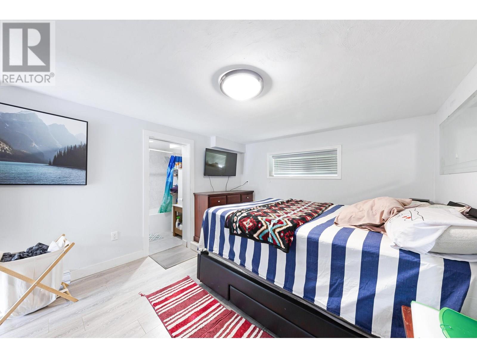 7724 GOODLAD STREET, Burnaby