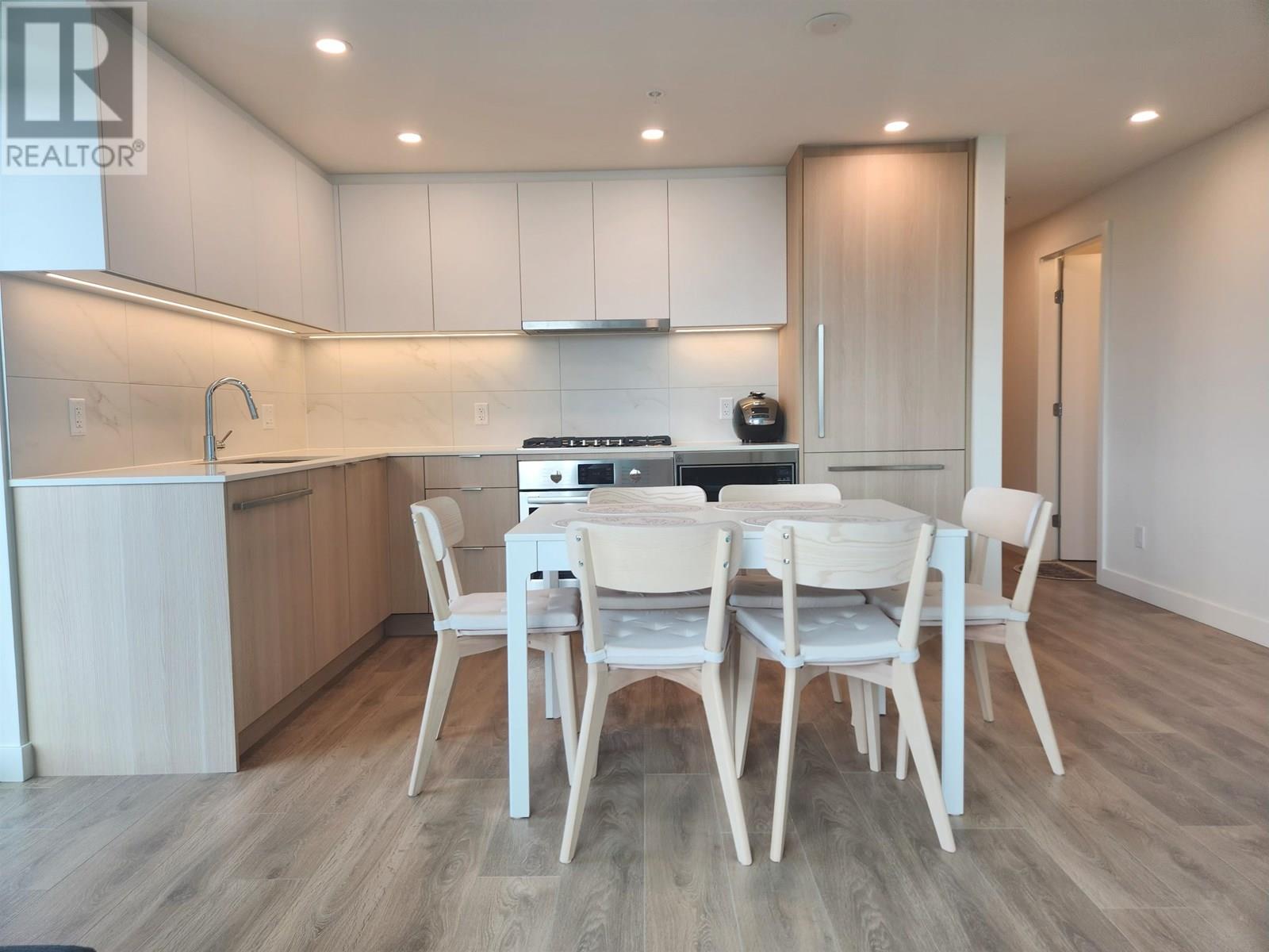 Photo 4 of 1807 318 Alderson Avenue, Coquitlam BC