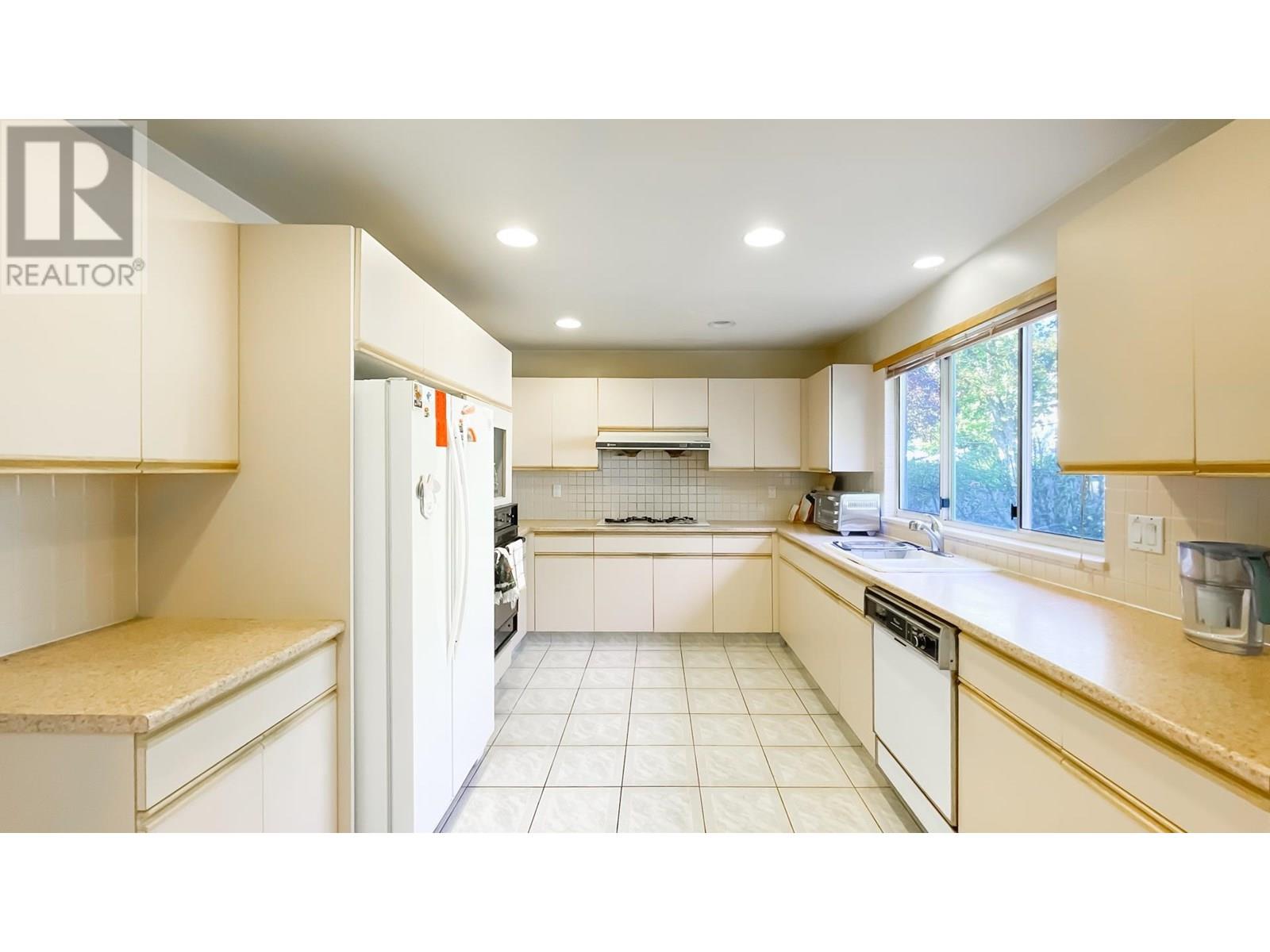 Photo 8 of 3491 W 34th Avenue, Vancouver BC