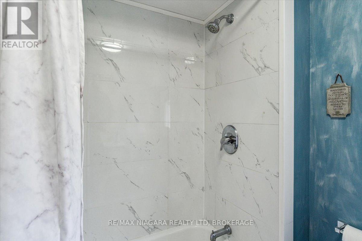 Photo 20 of 56 Oakridge Crescent, Port Colborne ON