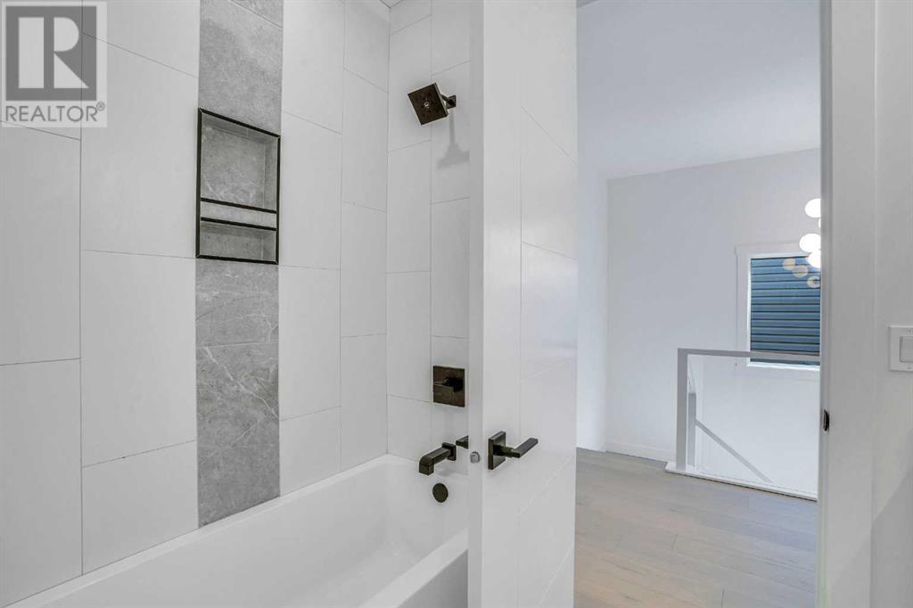 Single Family House for Sale in   Avenue NE Winston Heights/Mountview Calgary 
