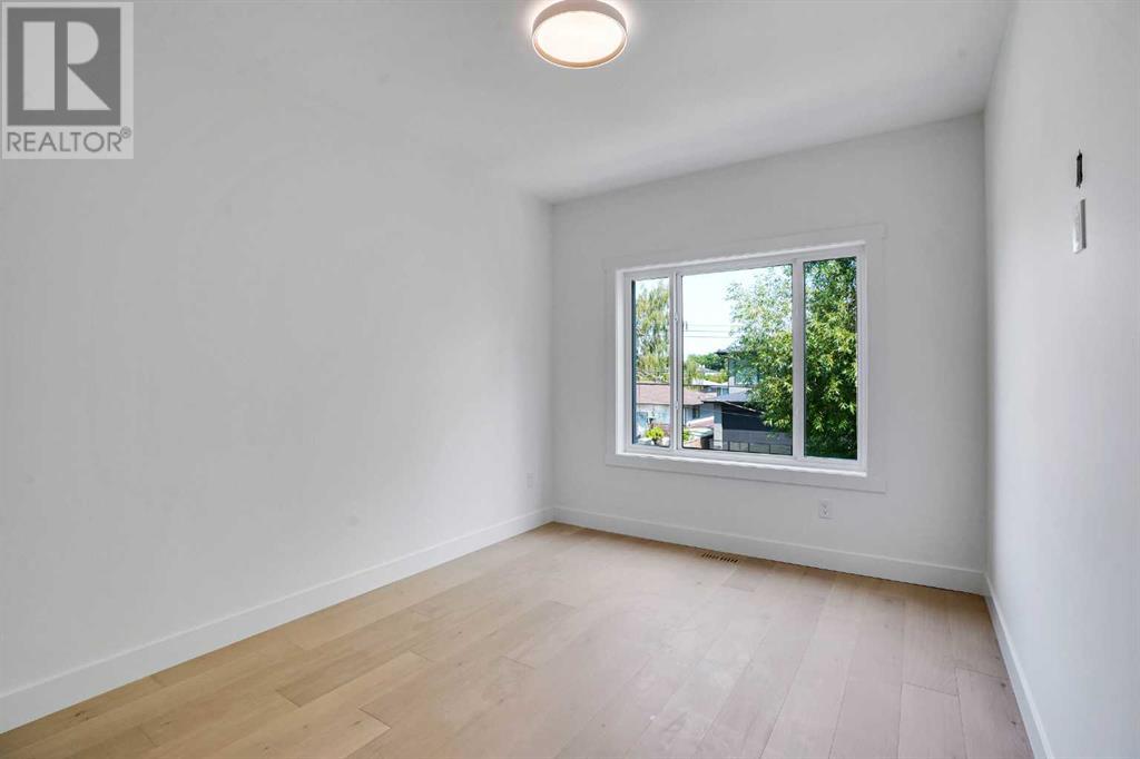 Single Family House for Sale in   Avenue NE Winston Heights/Mountview Calgary 