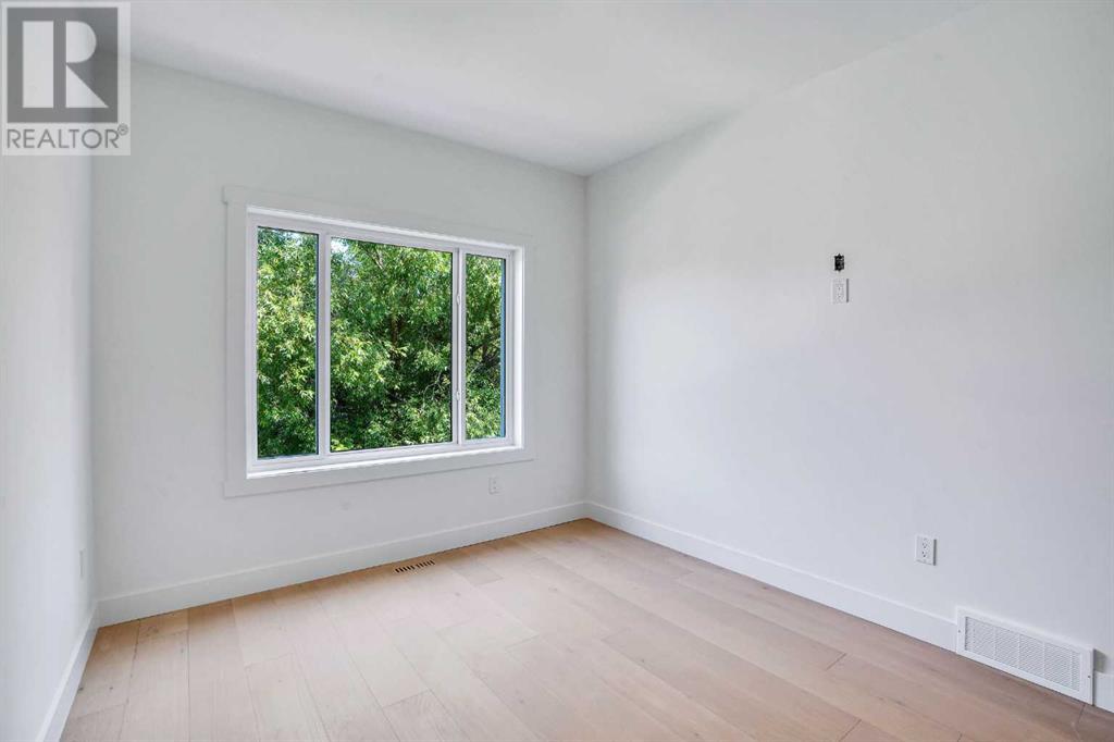 Single Family House for Sale in   Avenue NE Winston Heights/Mountview Calgary 