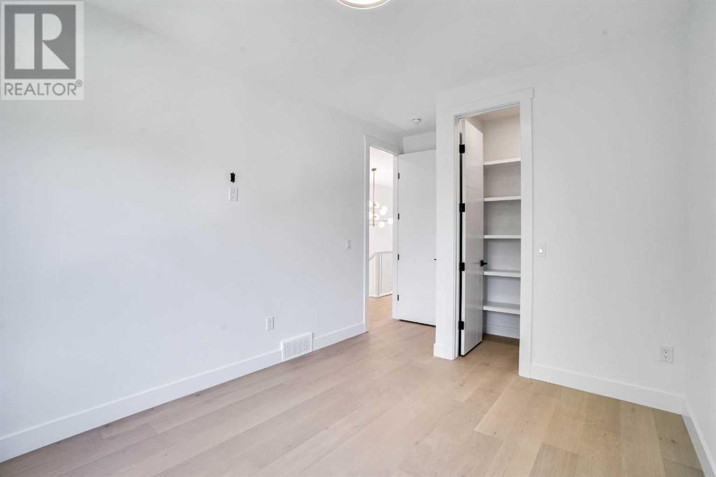 Single Family House for Sale in   Avenue NE Winston Heights/Mountview Calgary 