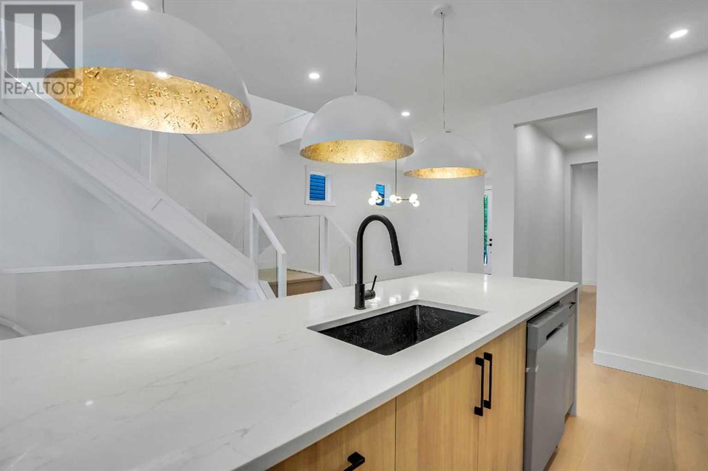 Single Family House for Sale in   Avenue NE Winston Heights/Mountview Calgary 
