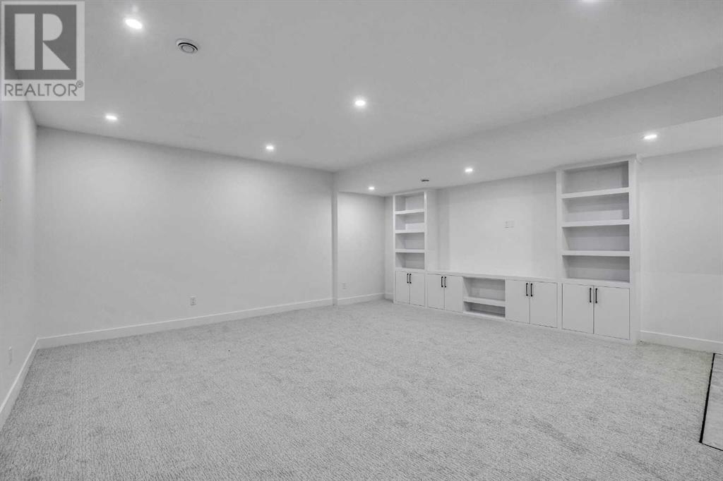 Single Family House for Sale in   Avenue NE Winston Heights/Mountview Calgary 