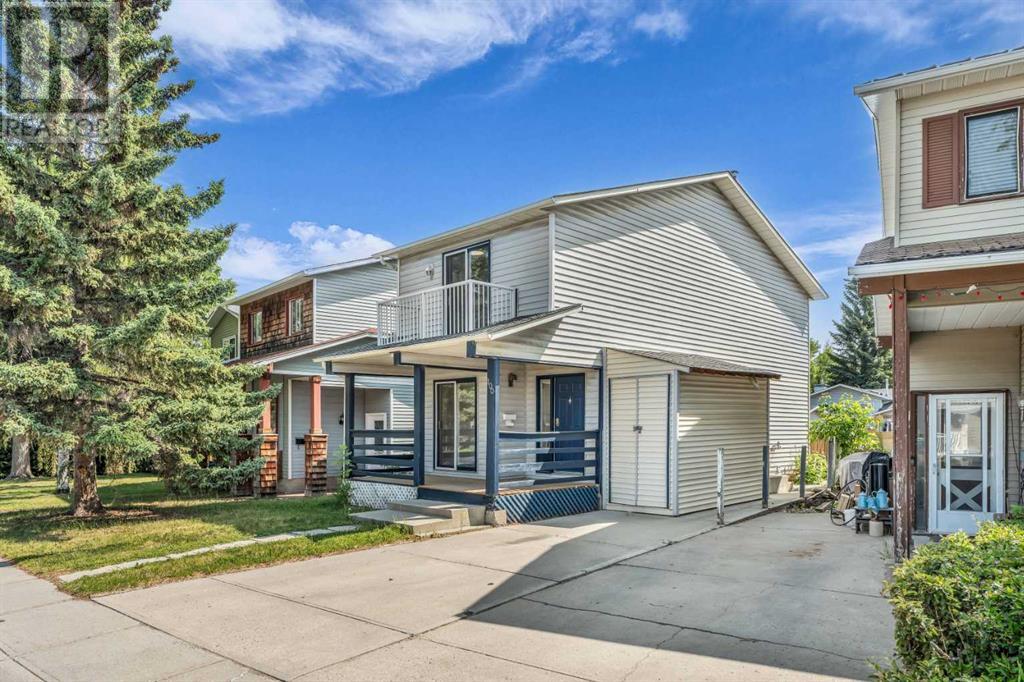Single Family House for Sale in  McKinley Road SE McKenzie Lake Calgary 