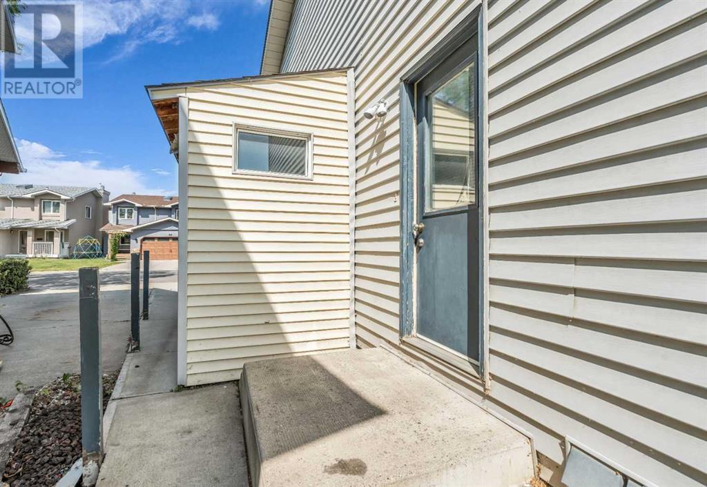 Single Family House for Sale in  McKinley Road SE McKenzie Lake Calgary 