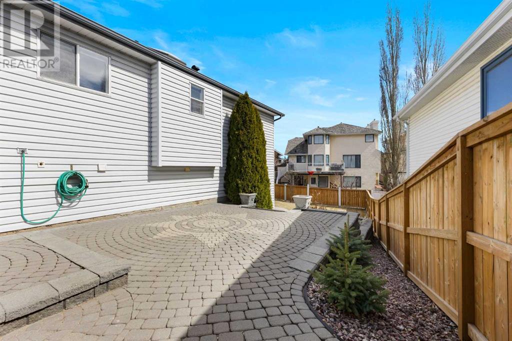 Single Family House Bi-level for Sale in  Scurfield Drive NW Scenic Acres Calgary 